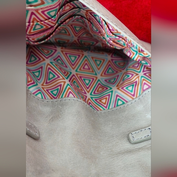 HOBO Daria Light Gray Convertible Crossbody/Clutch Bag with Chain Strap - Picture 4 of 11